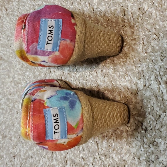 TOMS Floral Wedge Shoe Women's 6 - Picture 5 of 8